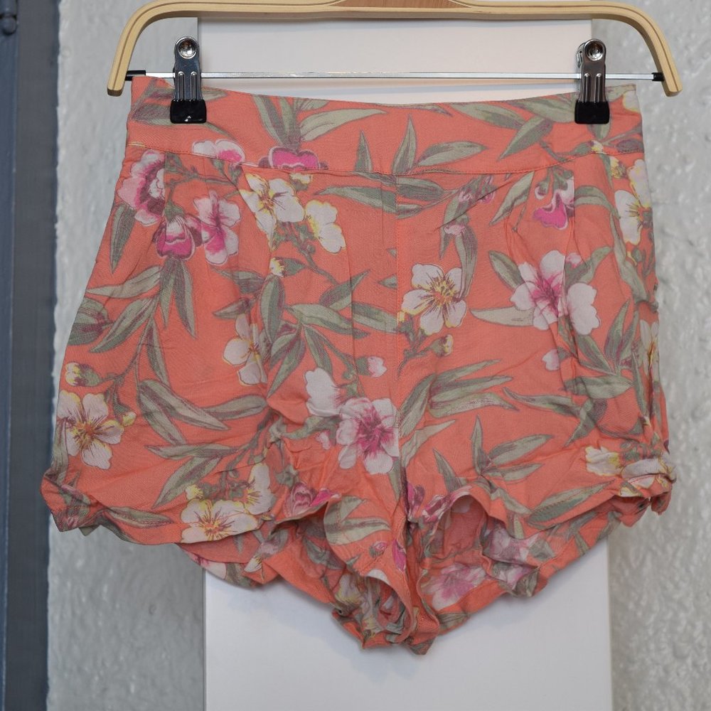 Hawaiian print flowy shorts